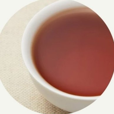Màu nước trà đen — nâu đỏ hổ phách